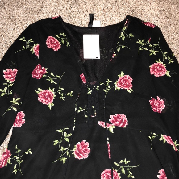 SOLD NWT Corset LaceUp Floral Blouse - Picture 9 of 10